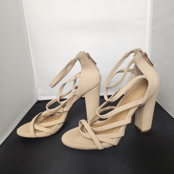 Bamboo Suede Zip Back Women's Size 6 Strapped Design Modern Style - Picture 3 of 12